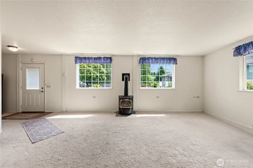 Property photo for 313 Sid Snyder Drive E, Long Beach photo 6