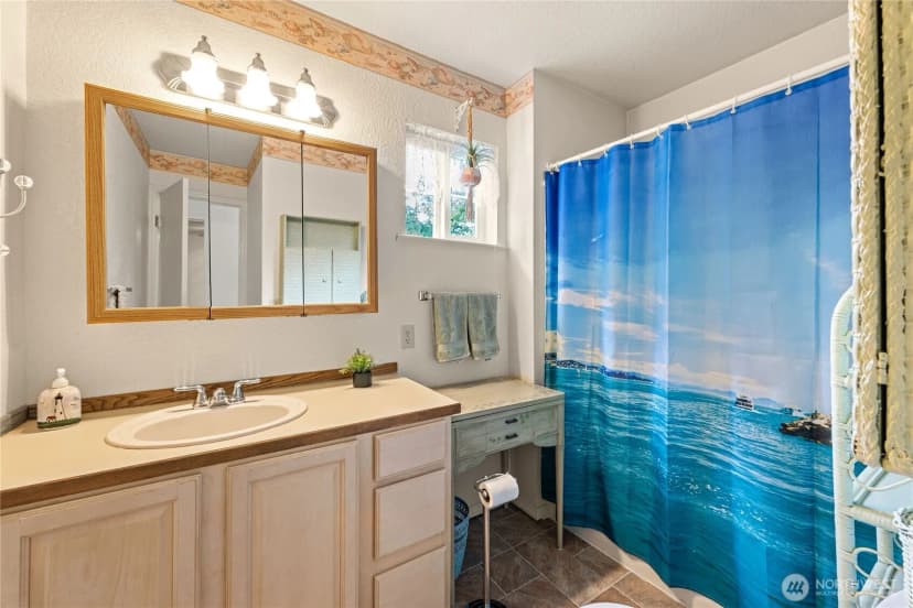 Property photo for 313 Sid Snyder Drive E, Long Beach photo 17