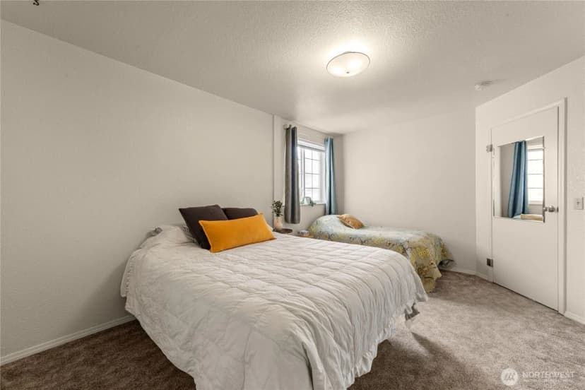 Property photo for 313 Sid Snyder Drive E, Long Beach photo 9