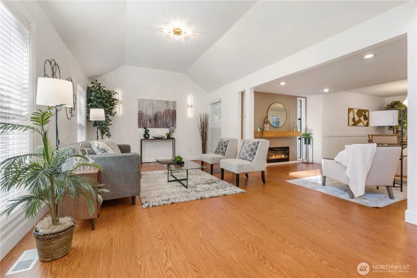 Property photo for 21842 Ne 30th Place, Sammamish photo 2