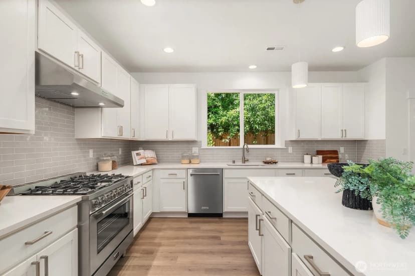 Property photo for 10702 Se 170th Place, Renton photo 12