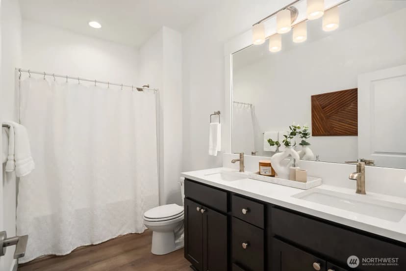 Property photo for 10702 Se 170th Place, Renton photo 24