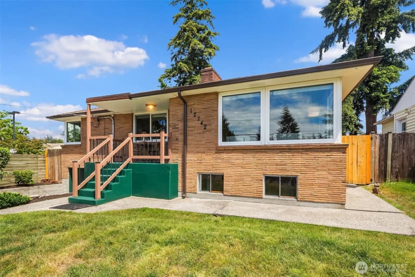 Property photo for 12742 Palatine Avenue N, Seattle photo 2