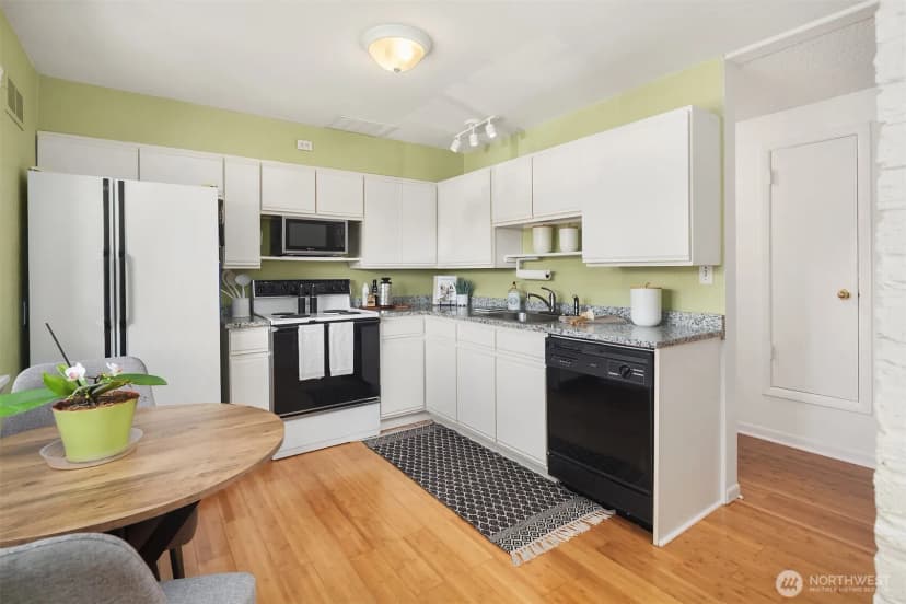 Property photo for 12742 Palatine Avenue N, Seattle photo 9