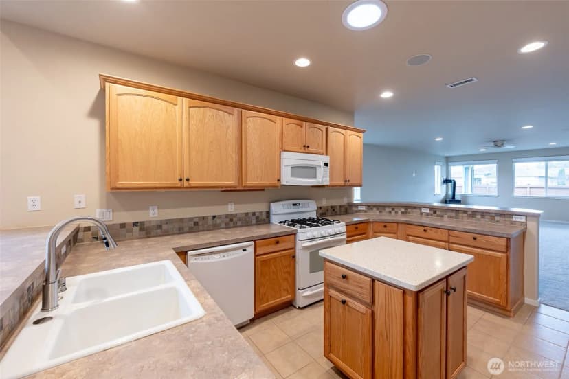 Property photo for 4986 Meriwood Drive Ne, Lacey photo 15