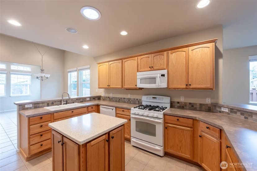 Property photo for 4986 Meriwood Drive Ne, Lacey photo 14