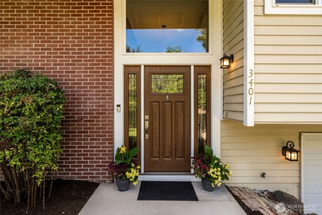 Property photo for 3401 79th Avenue Se, Mercer Island, WA 98040