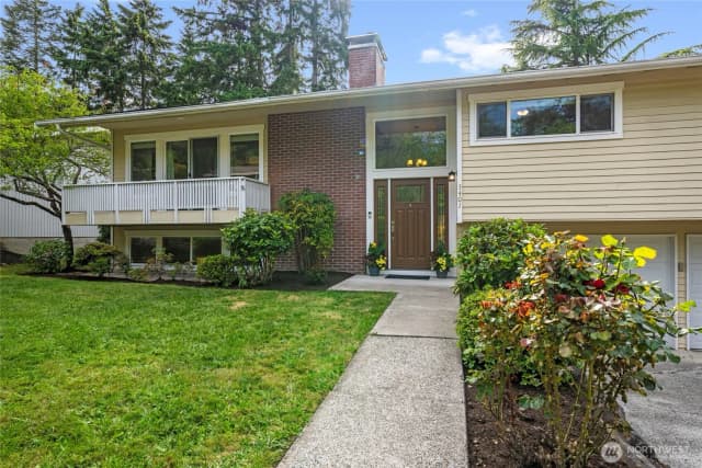 Property photo for 3401 79th Avenue Se, Mercer Island photo 2