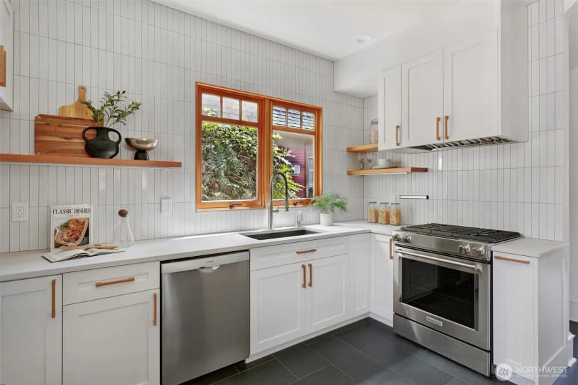 Property photo for 1110 E Denny, Seattle photo 10