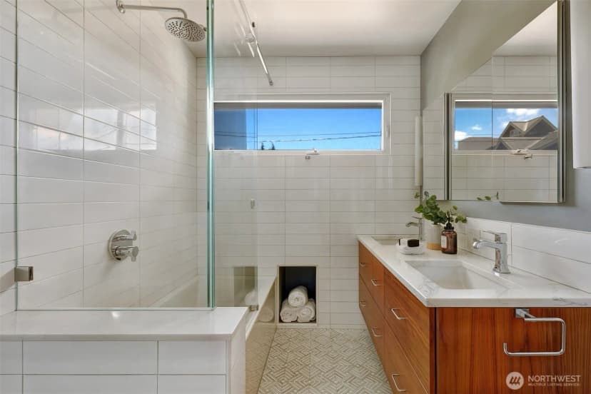 Property photo for 1110 E Denny, Seattle photo 23
