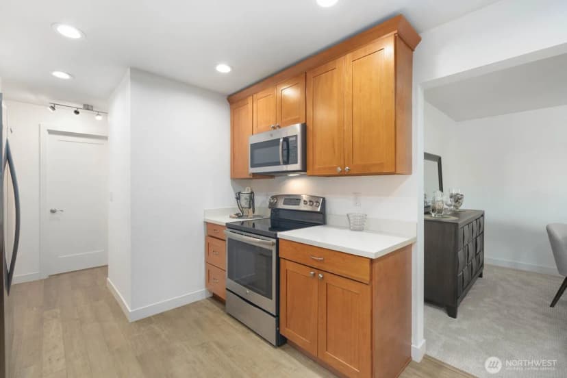 Property photo for 1727 Harbor Avenue Sw #n401, Seattle photo 13