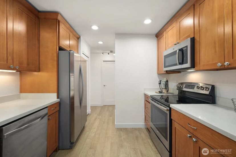 Property photo for 1727 Harbor Avenue Sw #n401, Seattle photo 14