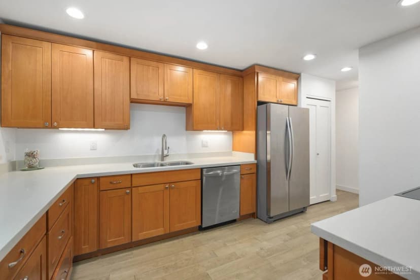 Property photo for 1727 Harbor Avenue Sw #n401, Seattle photo 8