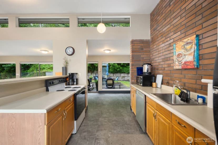 Property photo for 1727 Harbor Avenue Sw #n401, Seattle photo 30