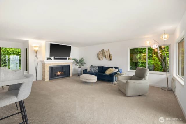 Property photo for 1727 Harbor Avenue Sw #n401, Seattle photo 3
