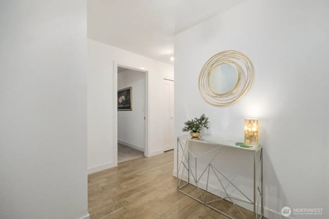 Property photo for 1727 Harbor Avenue Sw #n401, Seattle photo 2
