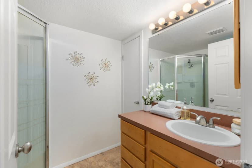 Property photo for 11630 100th Avenue Ne #b319, Kirkland photo 25
