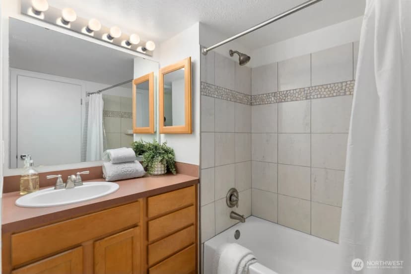 Property photo for 11630 100th Avenue Ne #b319, Kirkland photo 22