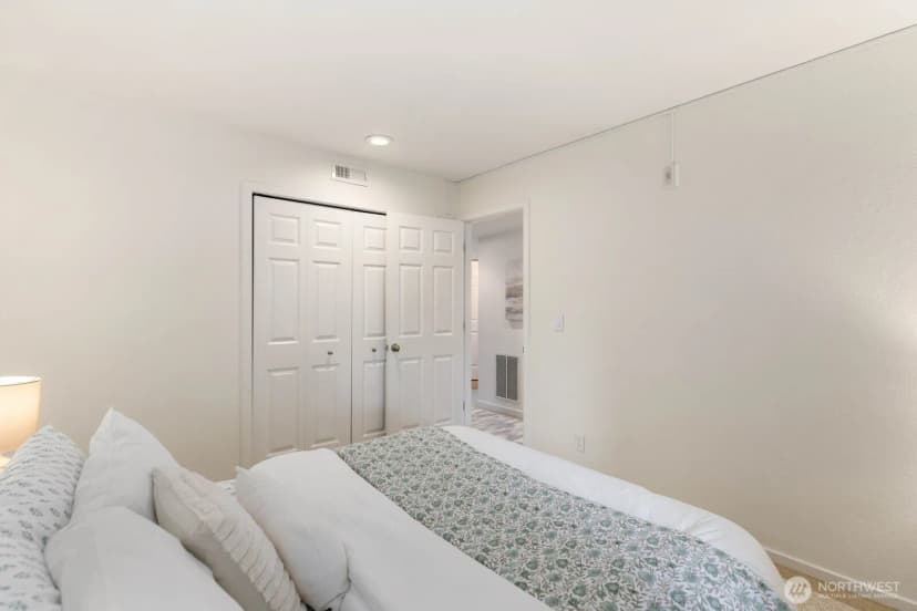 Property photo for 11630 100th Avenue Ne #b319, Kirkland photo 24
