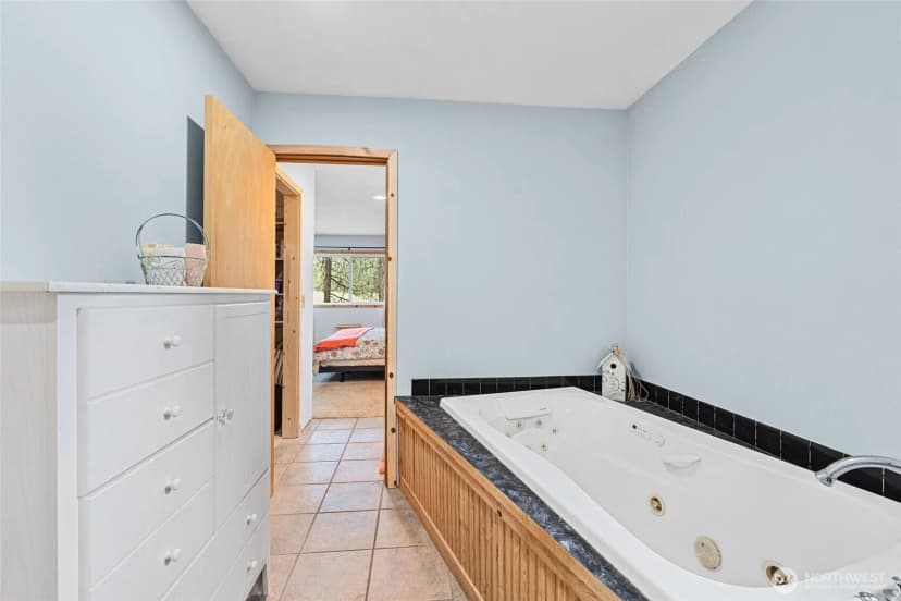 Property photo for 40048 403 Cayuse Cove E, Davenport photo 13