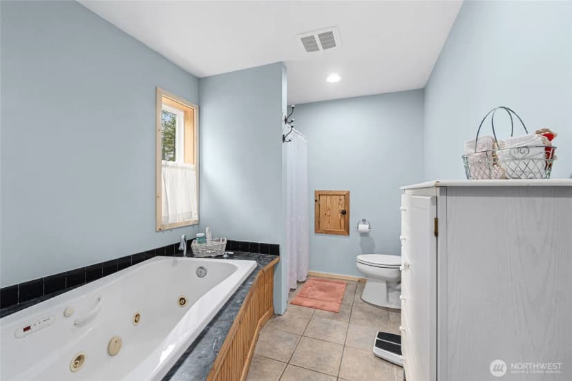 Property photo for 40048 403 Cayuse Cove E, Davenport photo 12
