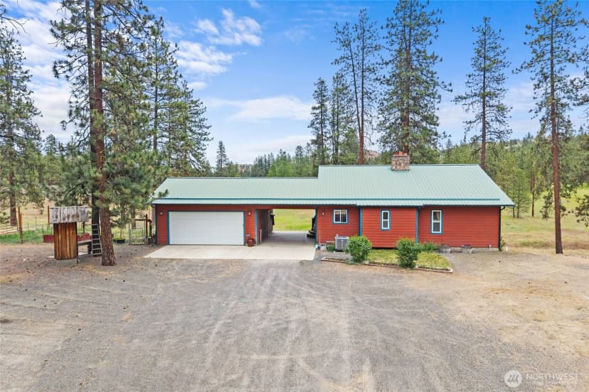 Property photo for 40048 403 Cayuse Cove E, Davenport