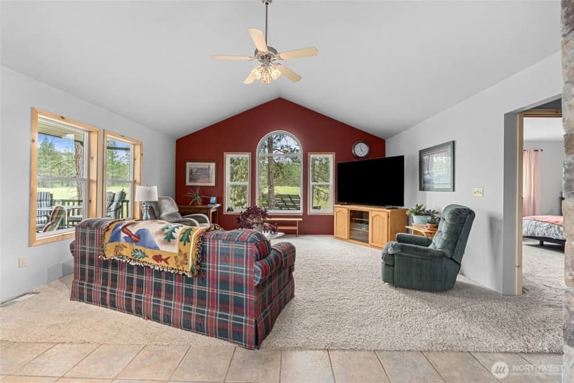 Property photo for 40048 403 Cayuse Cove E, Davenport photo 8