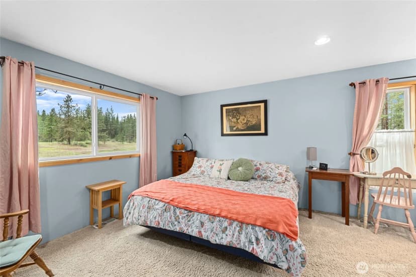 Property photo for 40048 403 Cayuse Cove E, Davenport photo 9