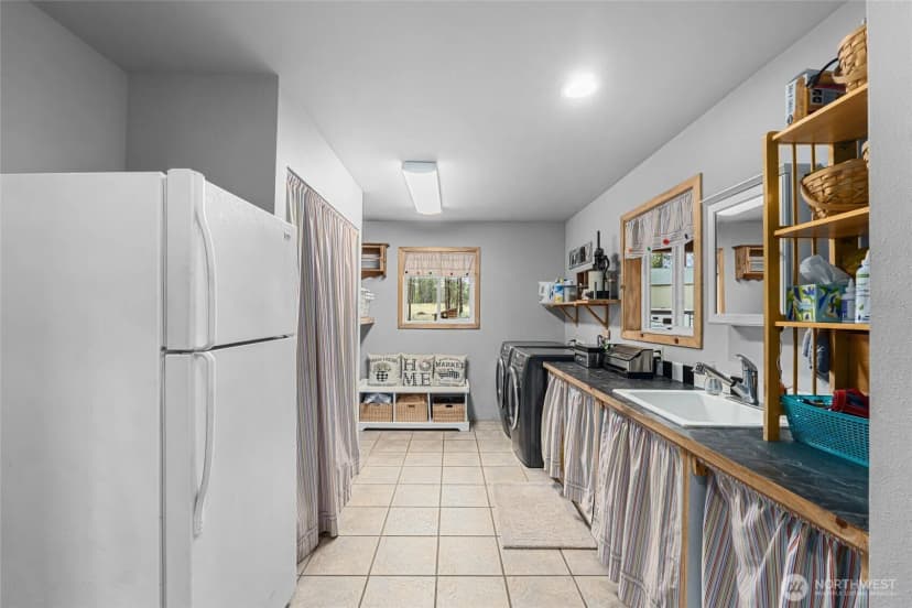 Property photo for 40048 403 Cayuse Cove E, Davenport photo 14