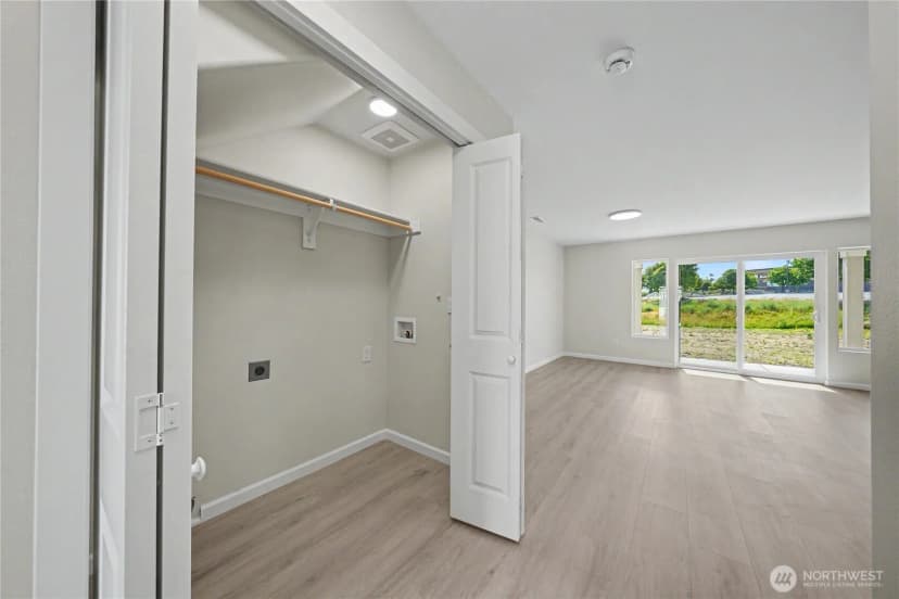 Property photo for 435 N Fifth Avenue, Connell photo 27