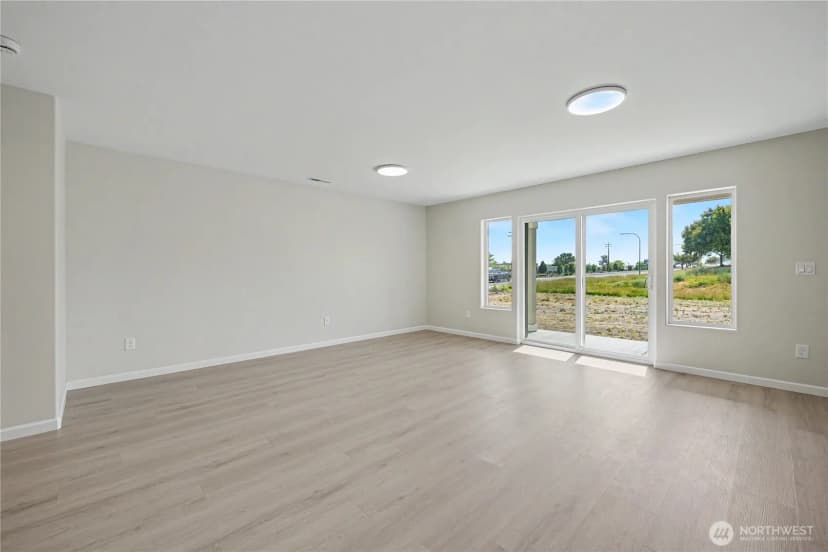 Property photo for 435 N Fifth Avenue, Connell photo 13