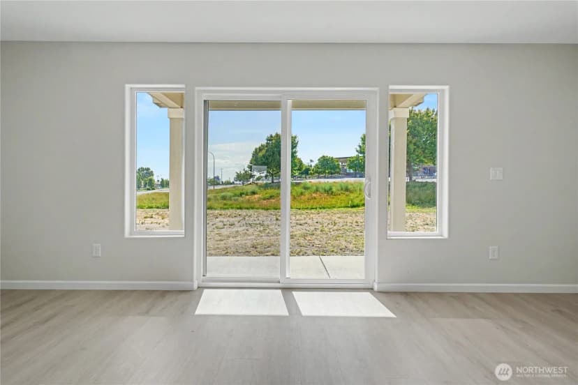 Property photo for 435 N Fifth Avenue, Connell photo 14