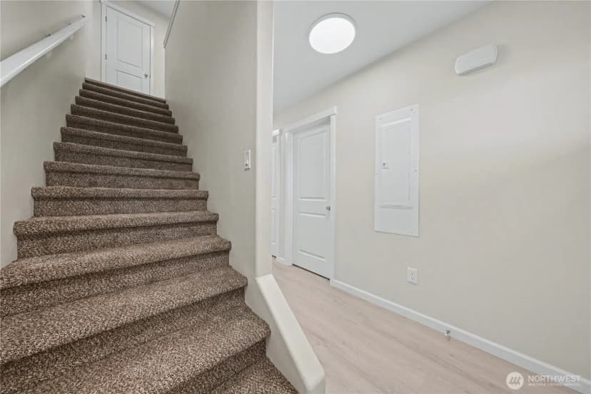 Property photo for 435 N Fifth Avenue, Connell photo 30