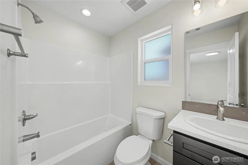Property photo for 435 N Fifth Avenue, Connell photo 26