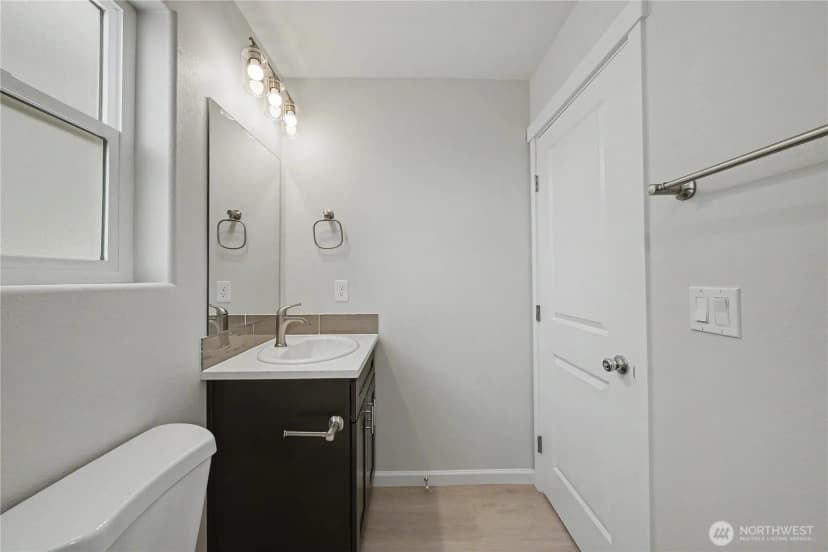 Property photo for 455 N Fifth Avenue, Connell photo 24