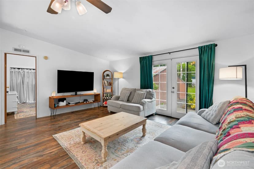 Property photo for 1906 E Pole Road, Everson photo 6