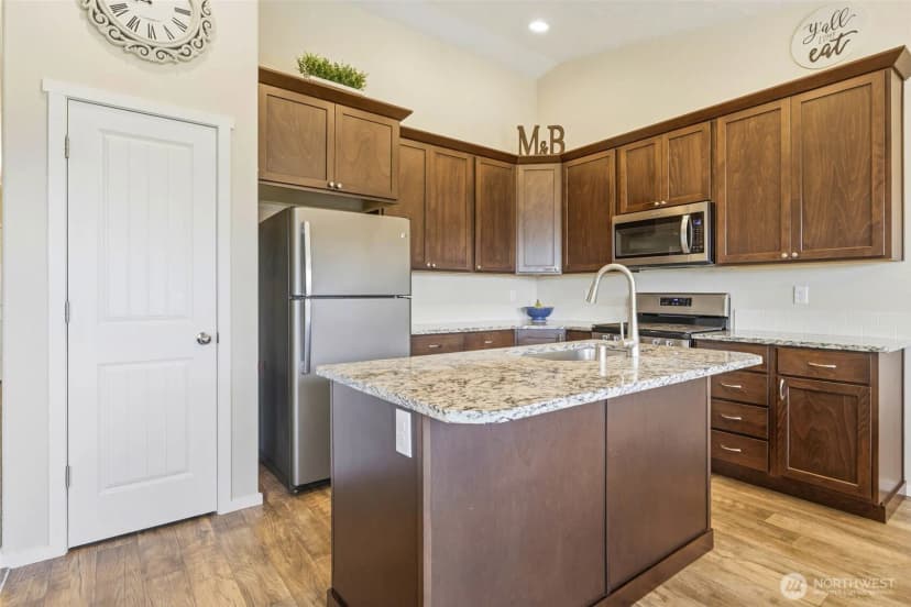 Property photo for 6212 Ramus Ln, Pasco photo 10