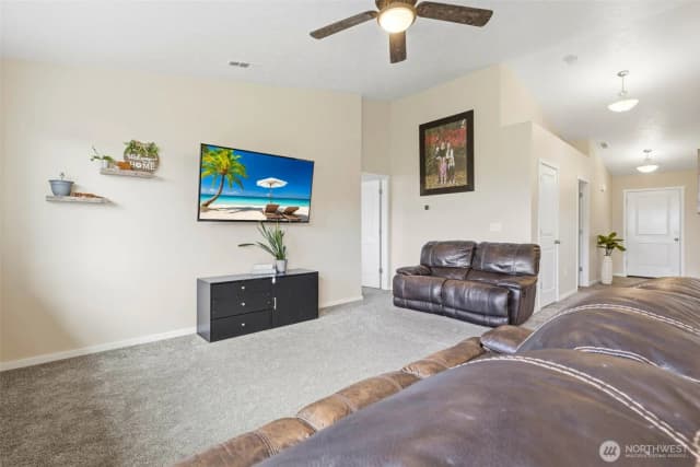 Property photo for 6212 Ramus Ln, Pasco photo 4