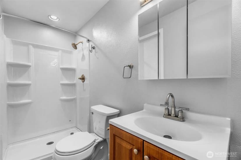 Property photo for 602 Val Vista Drive, Montesano photo 13
