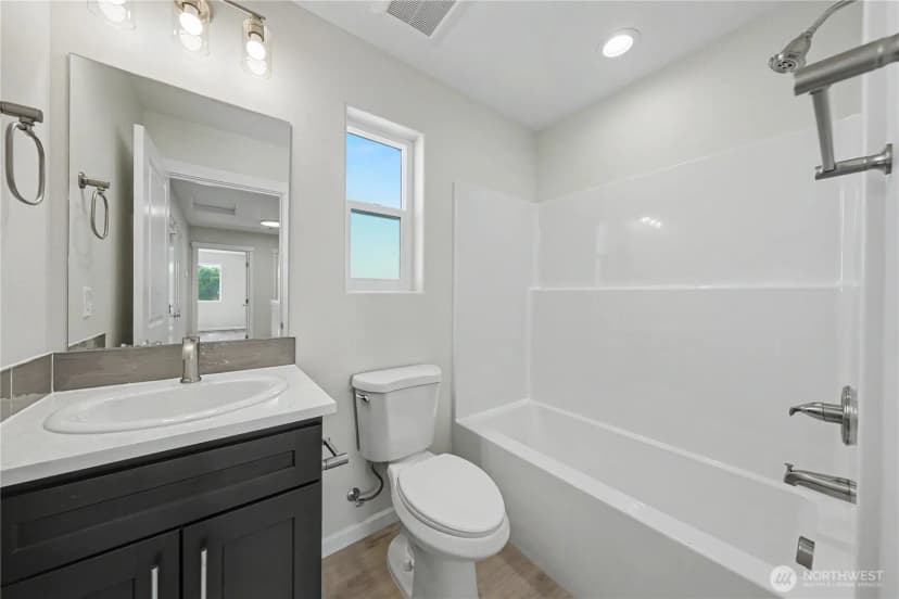 Property photo for 475 N Fifth Avenue, Connell photo 27