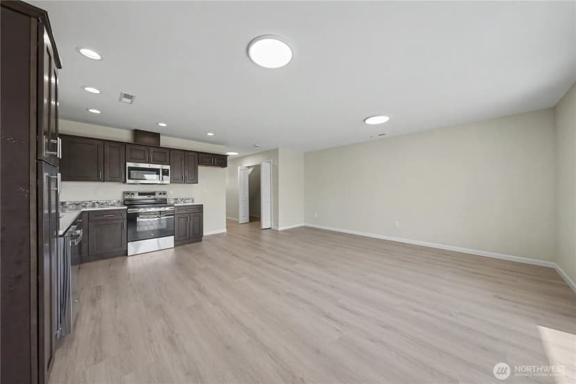 Property photo for 475 N Fifth Avenue, Connell photo 11