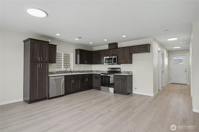 Property photo for 475 N Fifth Avenue, Connell photo 9