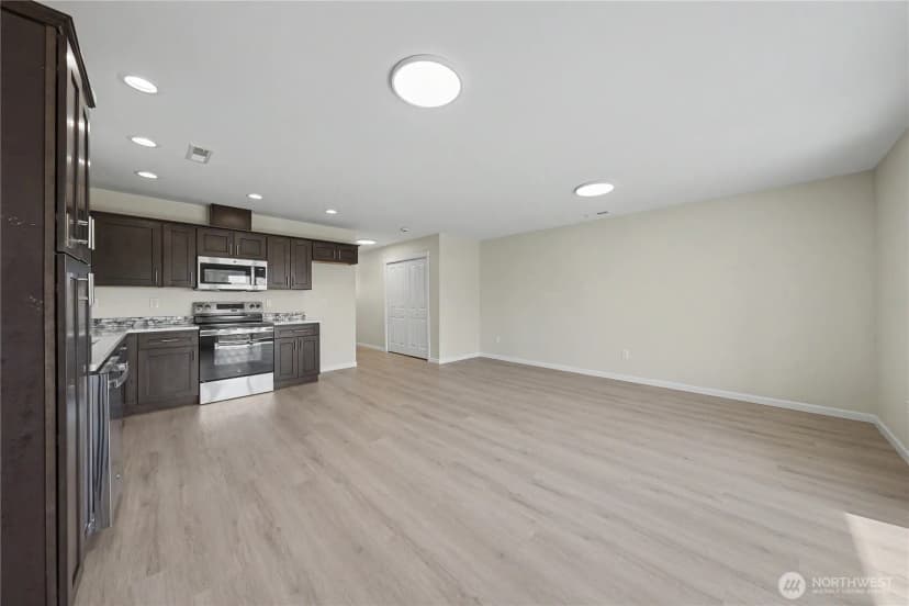 Property photo for 475 N Fifth Avenue, Connell photo 7