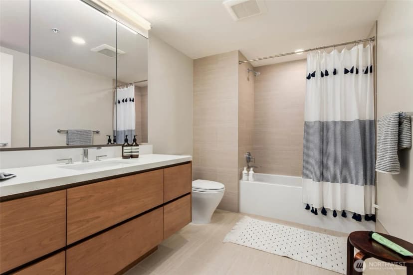 Property photo for 121 Stewart Street #1305, Seattle photo 13