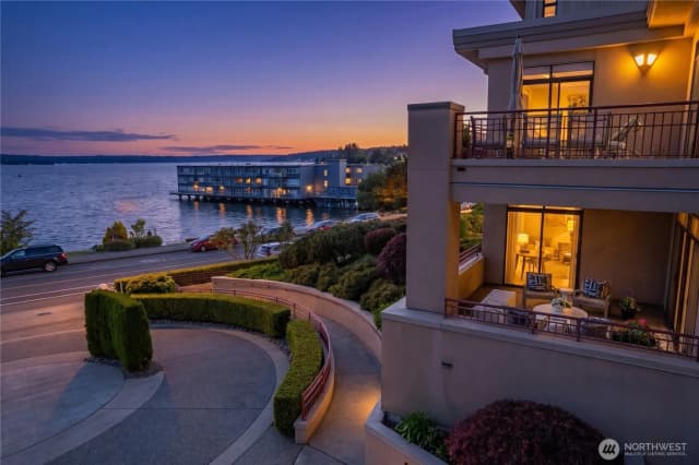 Property photo for 528 Lake Street S #a101, Kirkland