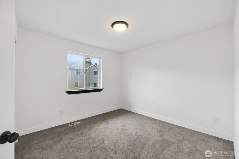 Property photo for 18209 5th Avenue Ct E, Spanaway photo 11