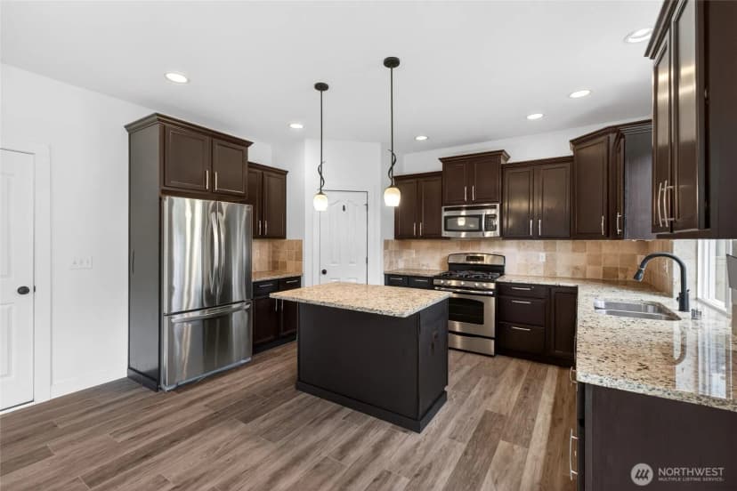 Property photo for 18209 5th Avenue Ct E, Spanaway photo 3