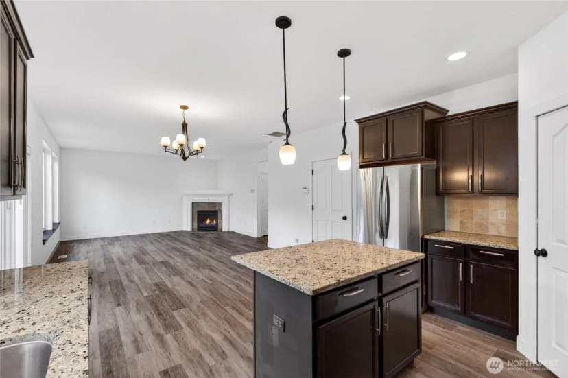 Property photo for 18209 5th Avenue Ct E, Spanaway photo 6