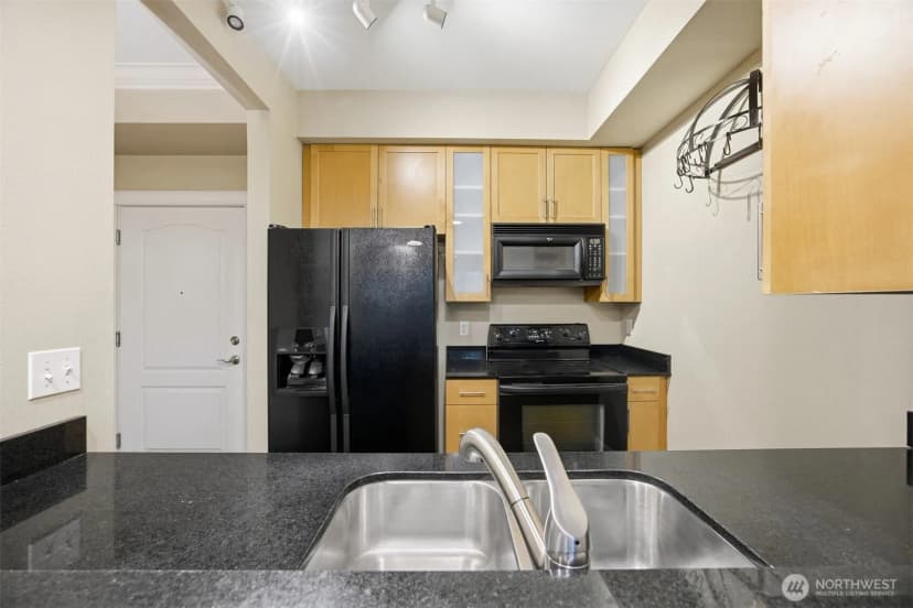 Property photo for 255 W Bakerview Road #205, Bellingham photo 6