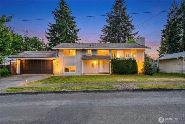 Property photo for 1119 Shelton Avenue Ne, Renton